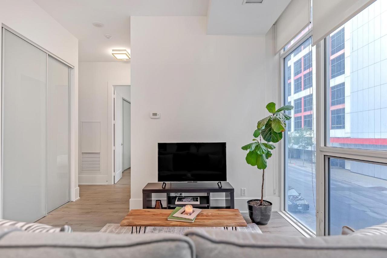 2Br 2Bth Apt-Rogers Center-Cn Tower-Free Parking Apartment Toronto Exterior photo